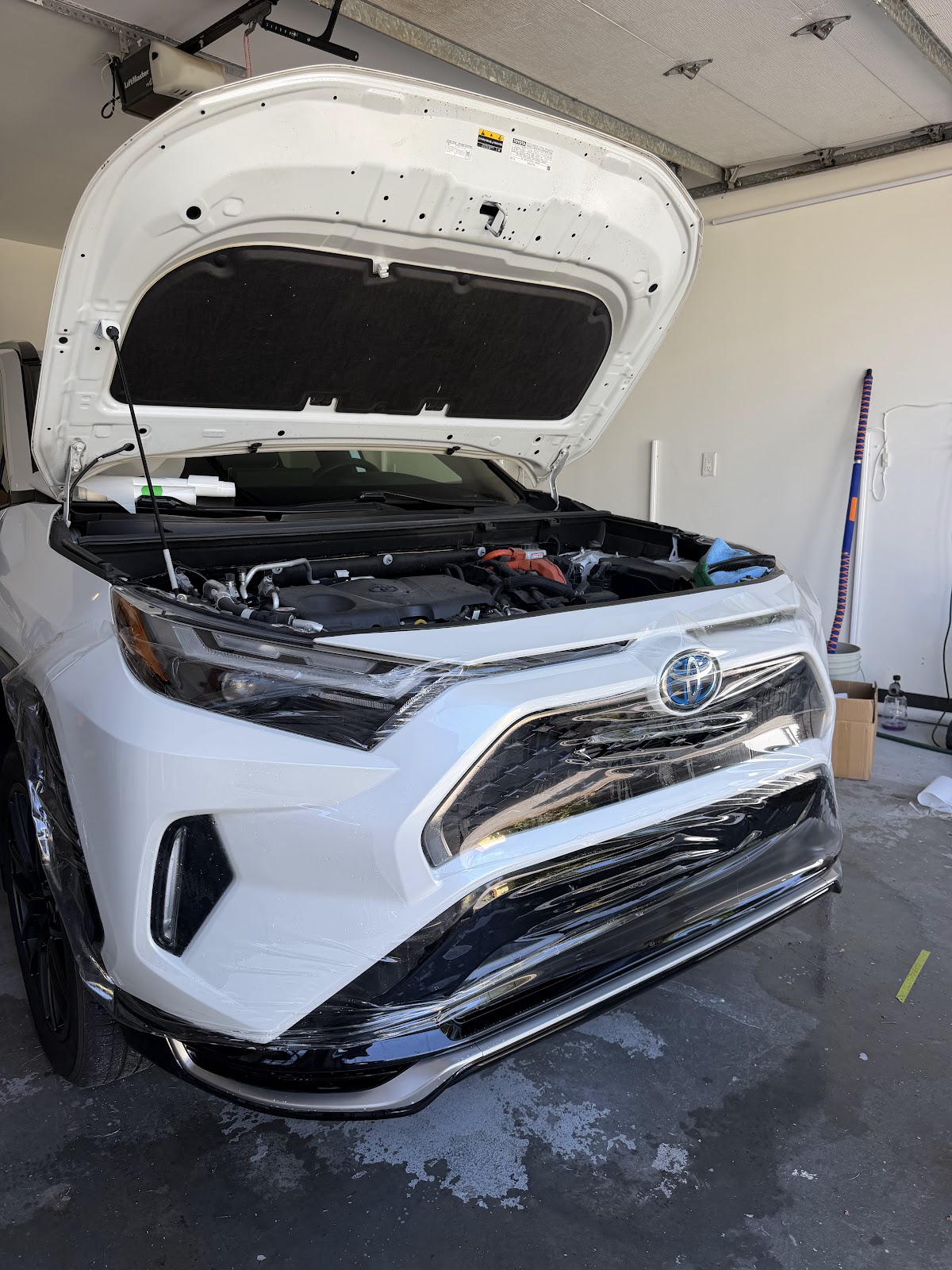 Vehicle wrap work from Amazonka Wraps