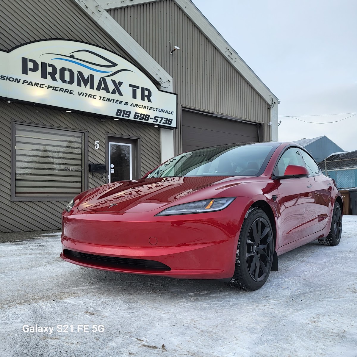 Vehicle wrap work from Promax Trois-Rivières films solaires anti-chaleur/UV résidentielles & films protection de peinture PPF 3M/vitres teintées