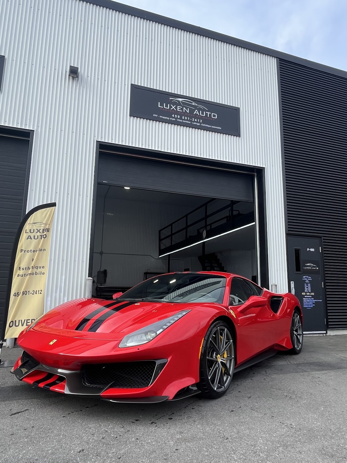 Vehicle wrap work from Luxen Auto (Pellicule pare-pierre PPF - Vitres teintées - Remise à neuf)
